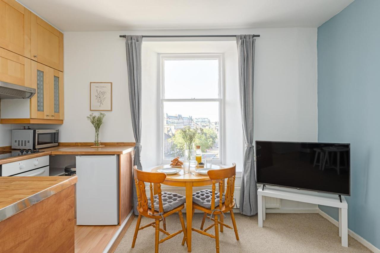 The West Bow View Apartment Edimburgo Esterno foto